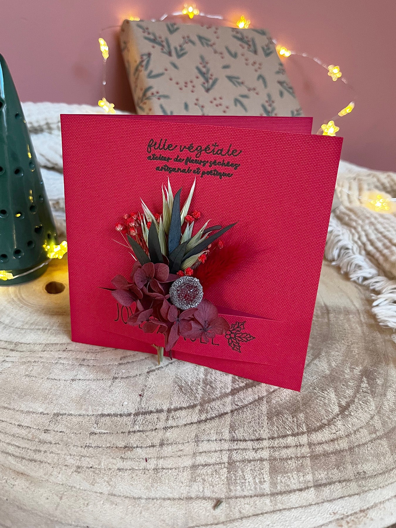 Carte "JOYEUX NOËL" avec bouquet de fleurs séchées