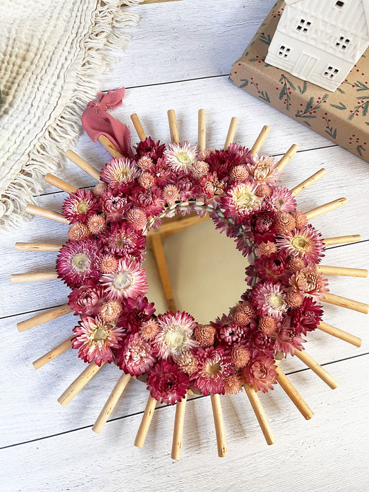 Miroir fleuri orné d'immortelles "HELIOS"