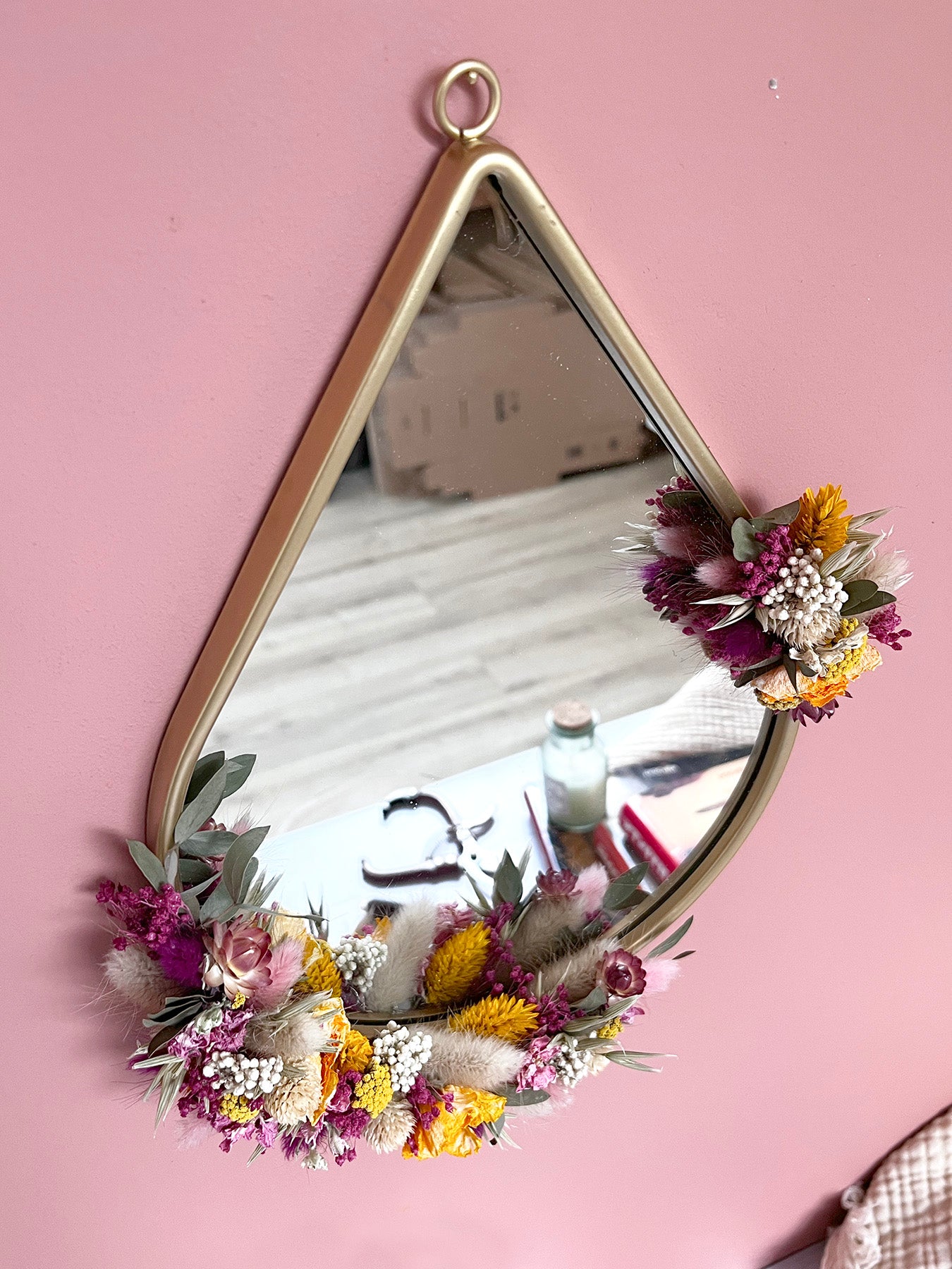 Miroir orné de fleurs séchées FRAMBOISE