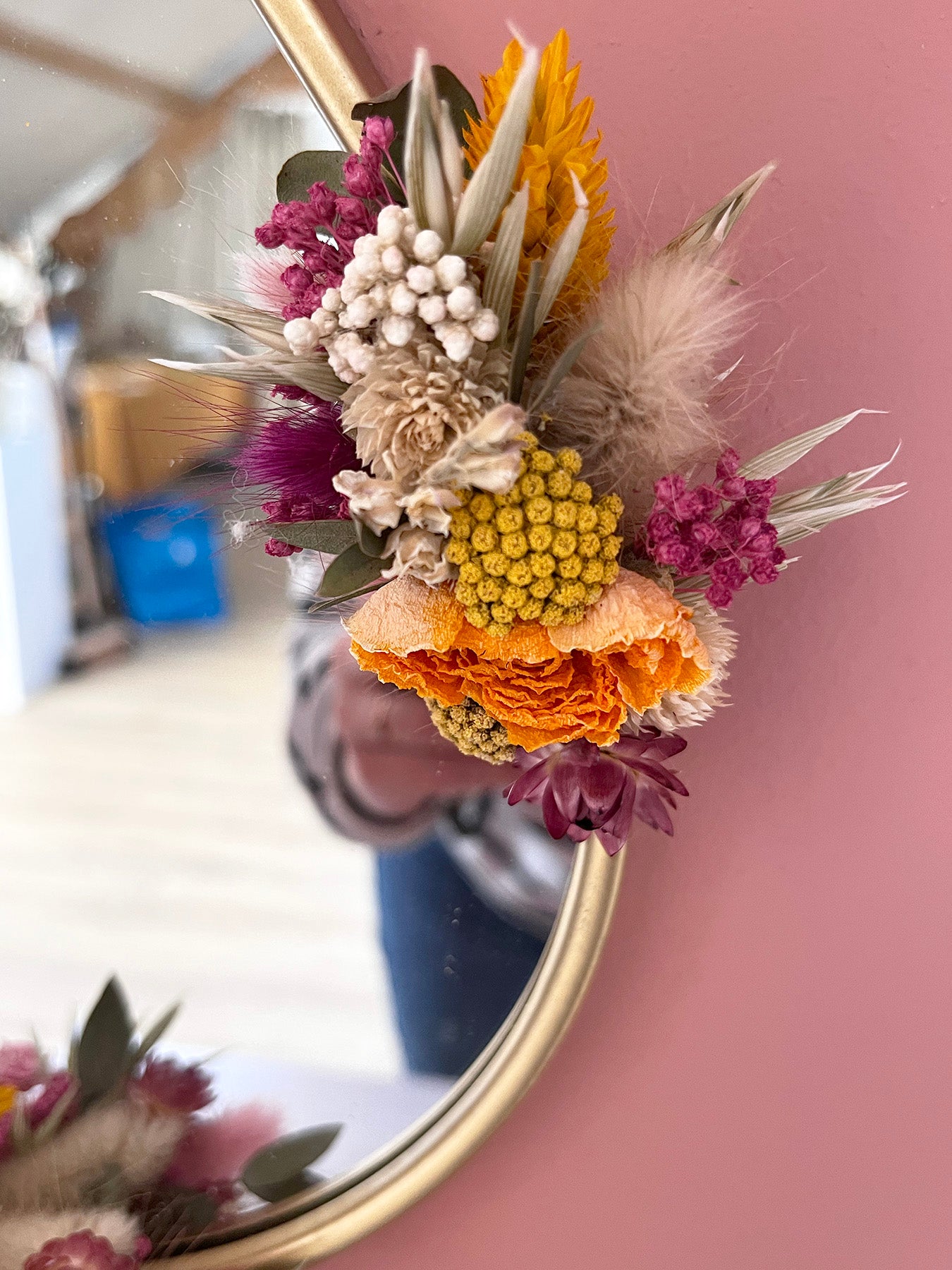 Miroir orné de fleurs séchées FRAMBOISE
