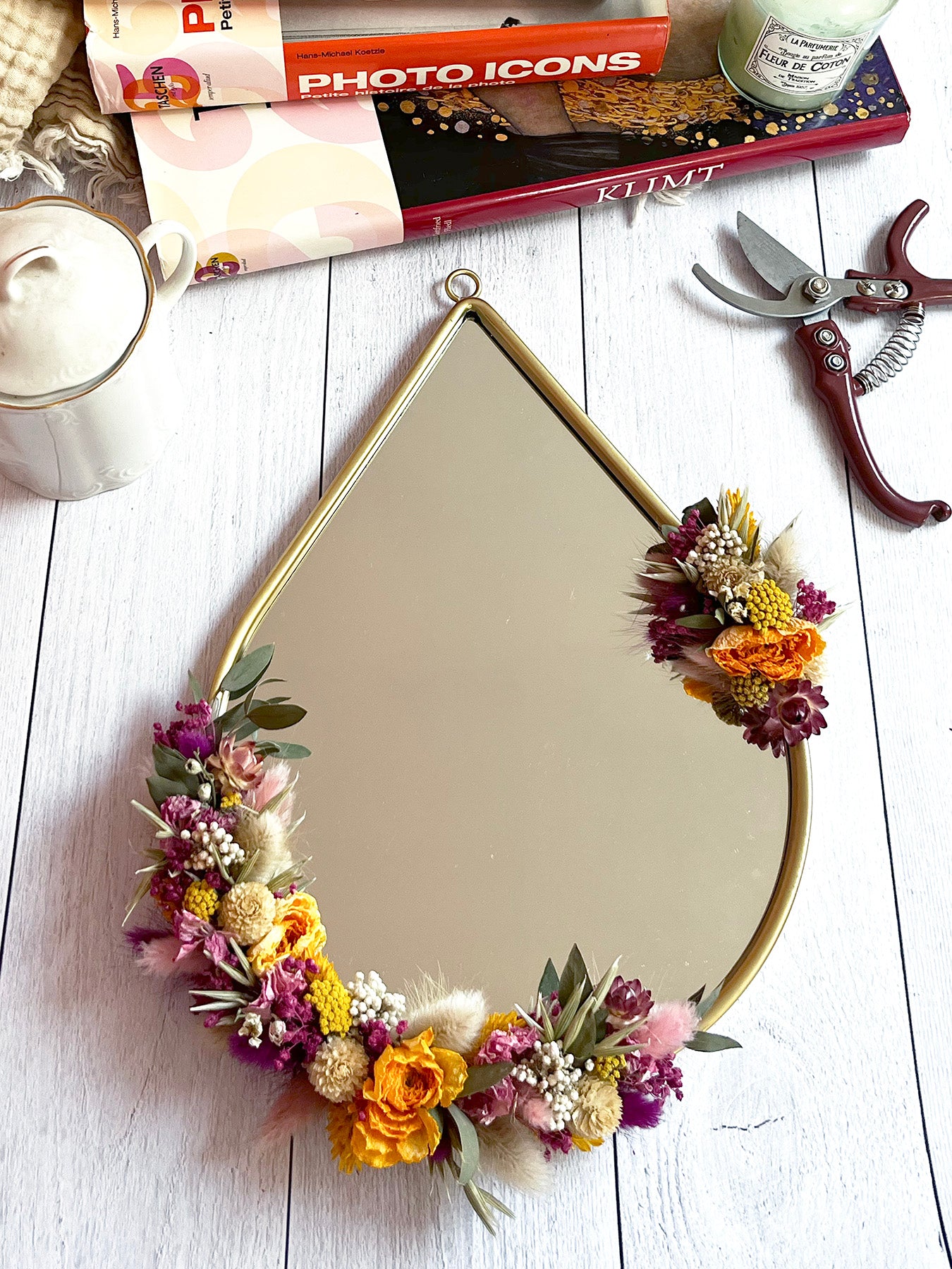 Miroir orné de fleurs séchées FRAMBOISE