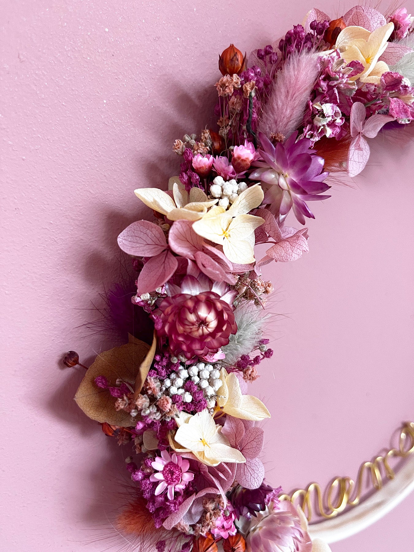 Couronne de fleurs séchées rose MAMAN