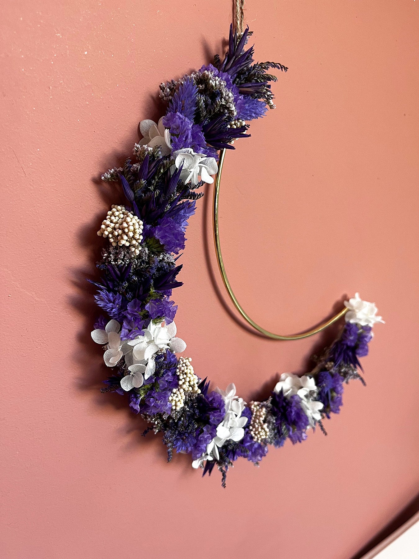 Décoration en fleurs séchées LUNA violette