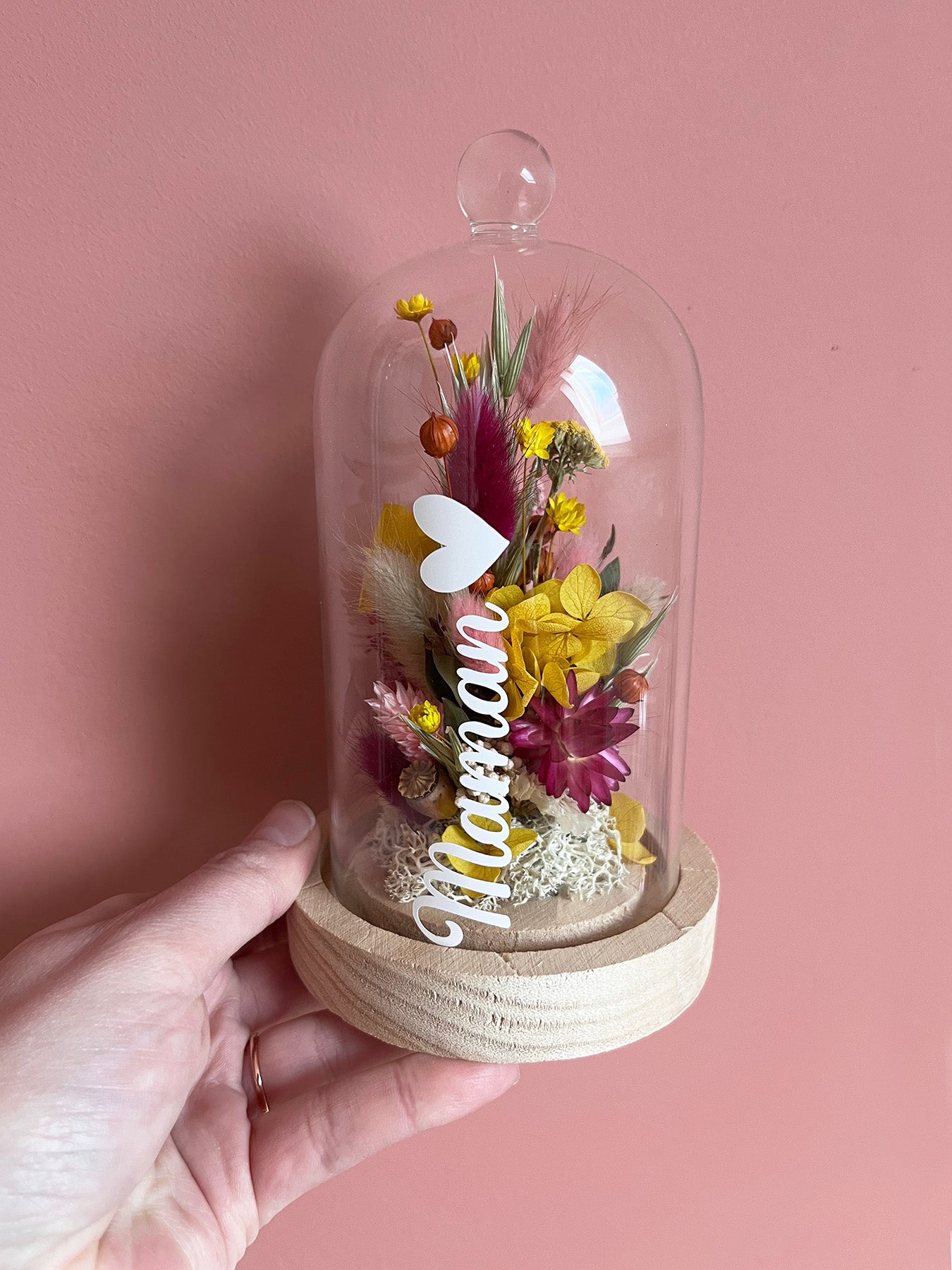 Cloche de fleurs séchées MAMAN tons roses et jaunes